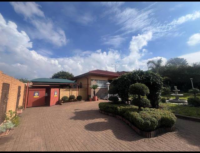 3 BEDROOM HOUSE FOR SALE IN GERMISTON STATION